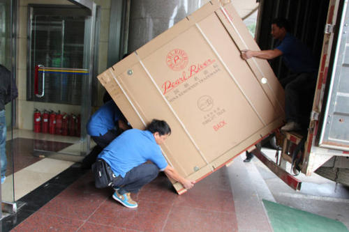 峄城钢琴贵重工艺品无忧运